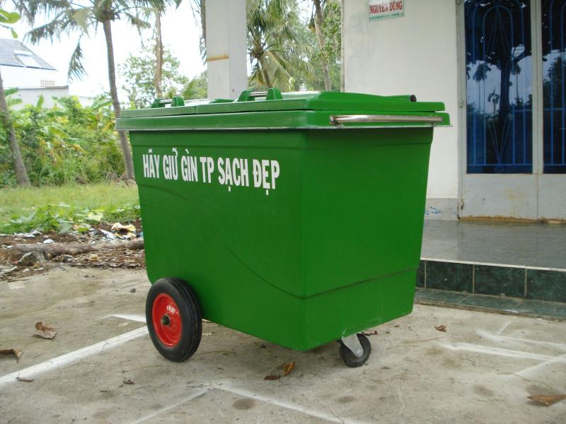 thùng-rác-660l-bánh-đúc-đặc