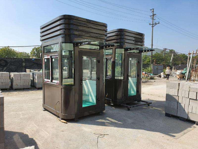 Bốt bảo vệ Hà Nam kiểu dáng hiện đại với hệ kính lớn, phù hợp nhà máy, khu công nghiệp và khu đô thị 