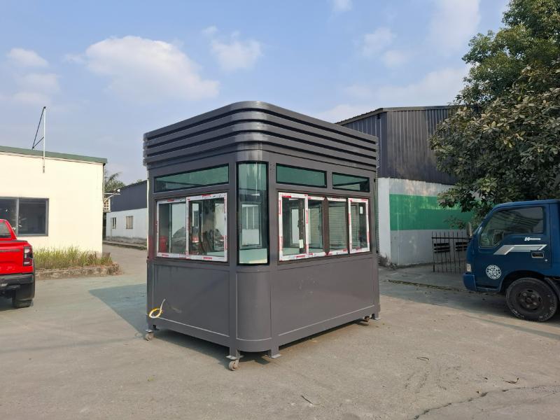 Bốt bảo vệ Hưng Yên màu ghi hiện đại, kiểu dáng chắc chắn, phù hợp với nhà máy, khu đô thị và công trình cao cấp 