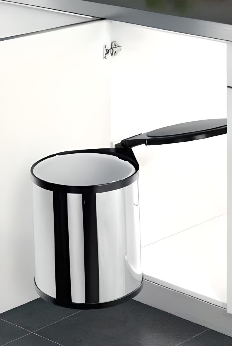 Thùng rác âm tủ được phân loại dựa trên cơ chế đóng mở, số lượng ngăn và cách liên kết với cánh tủ