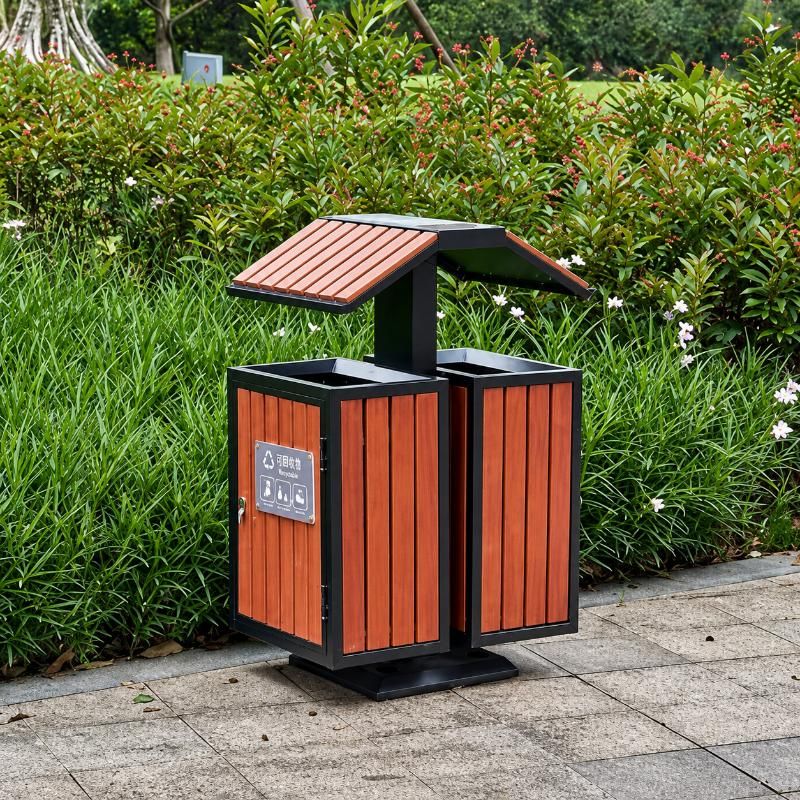 Thùng rác sơn tĩnh điện 2 ngăn giả gỗ có mái che, thích hợp đặt tại công viên