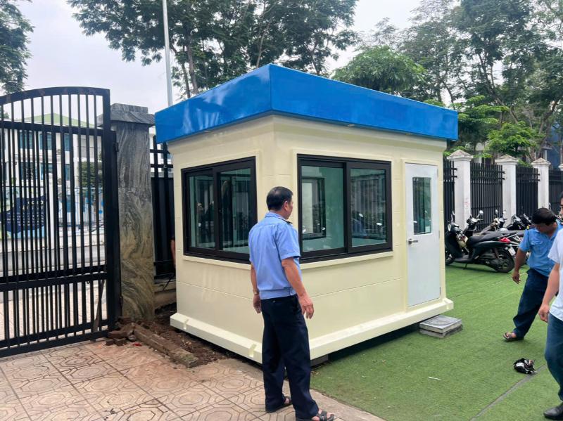 Bốt bảo vệ Hưng Yên được vận chuyển và lắp đặt trực tiếp tại khu vực nhà máy, đáp ứng nhu cầu kiểm soát an ninh 