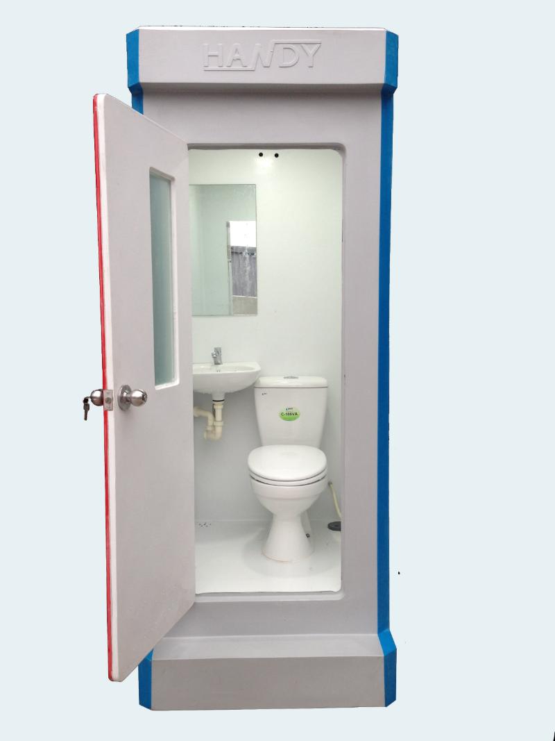 Mẫu thuê nhà vệ sinh di động nam định dạng cabin đơn, trang bị bồn cầu và lavabo đầy đủ 