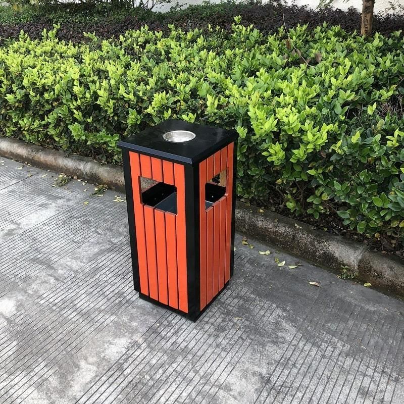 Thùng rác gạt tàn thuốc tạo điểm nhấn sạch đẹp cho sân vườn và lối đi