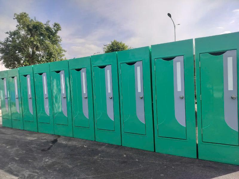 Dãy nhà vệ sinh lưu động tại hà nội được bố trí đồng bộ, phù hợp cho sự kiện và khu vực đông người 