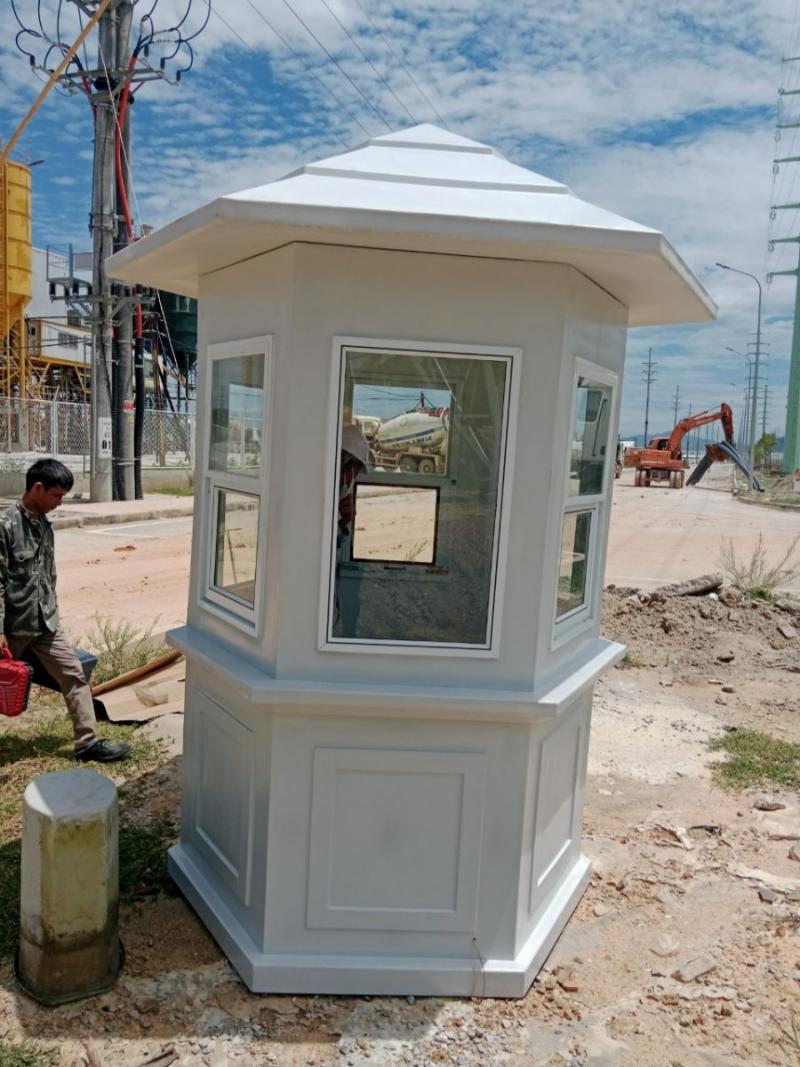 Bốt bảo vệ Ninh Bình dạng lục giác giúp mở rộng tầm quan sát, thích hợp cho cổng công trình và khu vực kiểm soát an ninh 