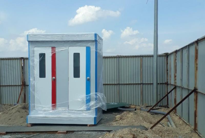 Nhà vệ sinh di động buồng đôi