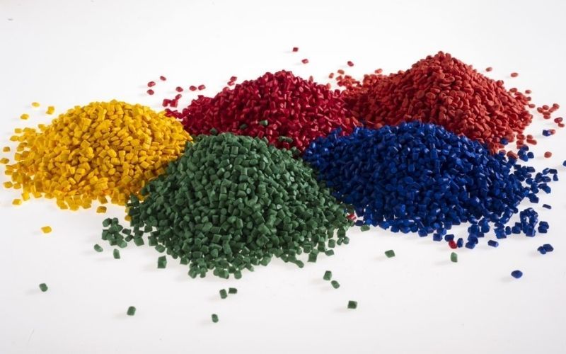 Nhựa PP là gì? Giải mã ký hiệu số 5, Độ an toàn & Chịu nhiệt 6 Phân loại nguồn gốc vật liệu nhựa PP (Polypropylene) thành ba dòng chính gồm hạt nhựa nguyên sinh, hạt nhựa tái sinh rPP và nhựa phế liệu.