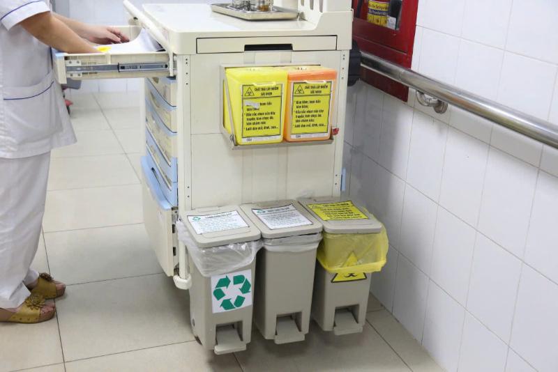Các mẫu thùng rác y tế đạt chuẩn của CNC Thành Đạt đa dạng về dung tích, hỗ trợ tối ưu công tác phân loại.