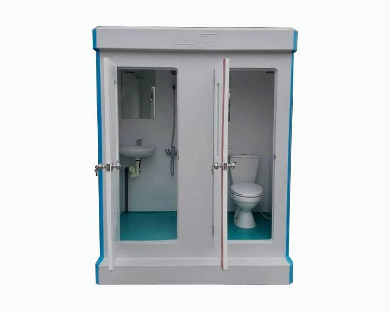 Mẫu Nhà vệ sinh di động Cần Thơ buồng đôi, thiết kế gọn gàng với đầy đủ lavabo và bồn cầu