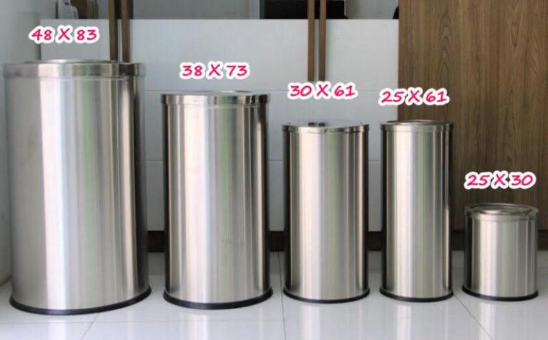 Thùng rác inox hình trụ được sản xuất với nhiều kích thước khác nhau