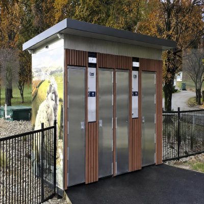 nha-ve-sinh-inox-cong-vien-1