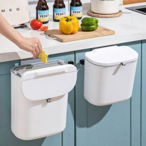 Thùng rác nhà bếp treo cánh tủ giúp bỏ rác thực phẩm nhanh chóng khi sơ chế