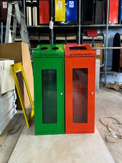 Thùng rác thép cao cấp hỗ trợ phân loại rác hiệu quả tại khu vực công cộng